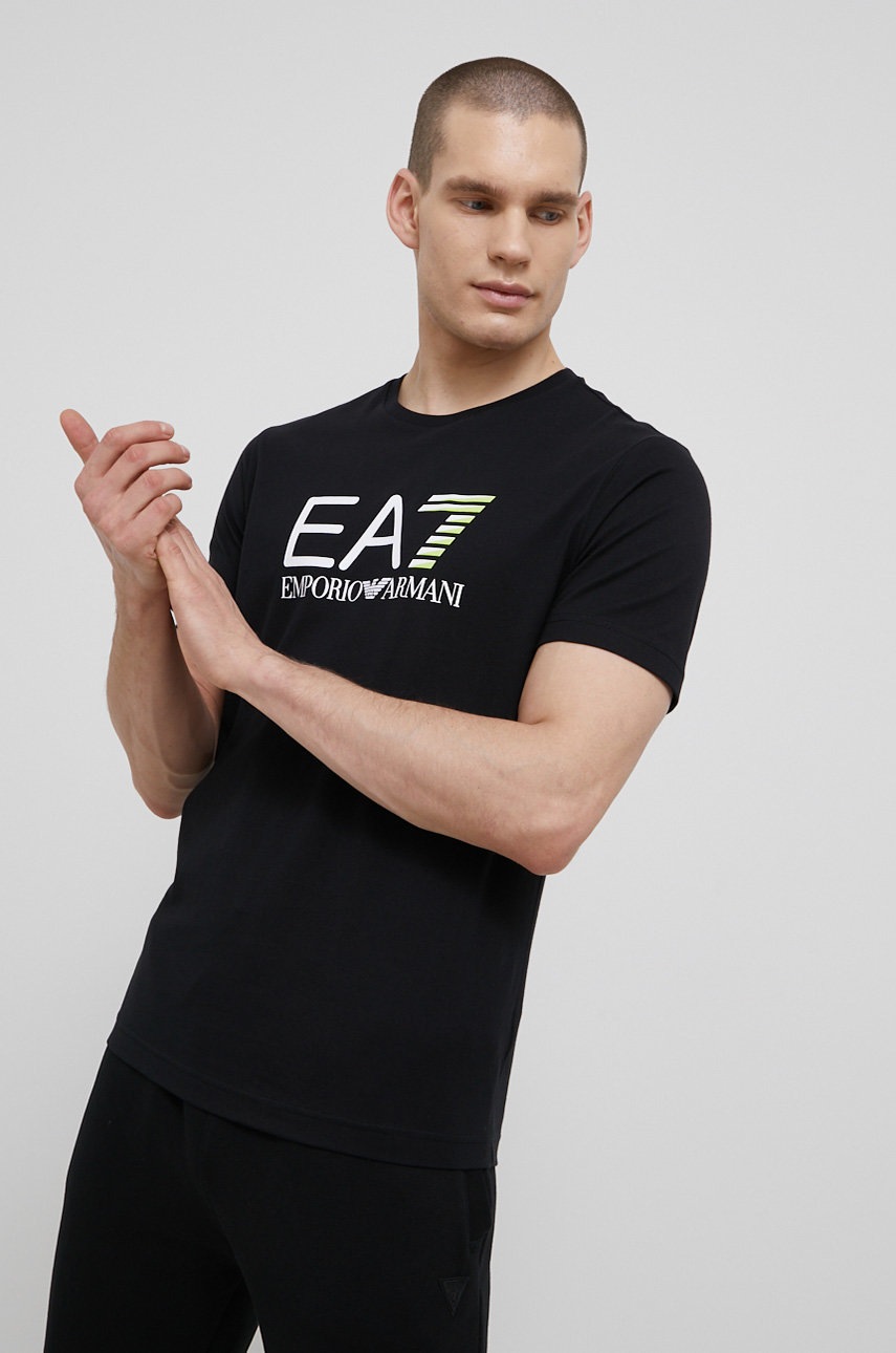 

Хлопковая футболка EA7 Emporio Armani цвет чёрный с принтом