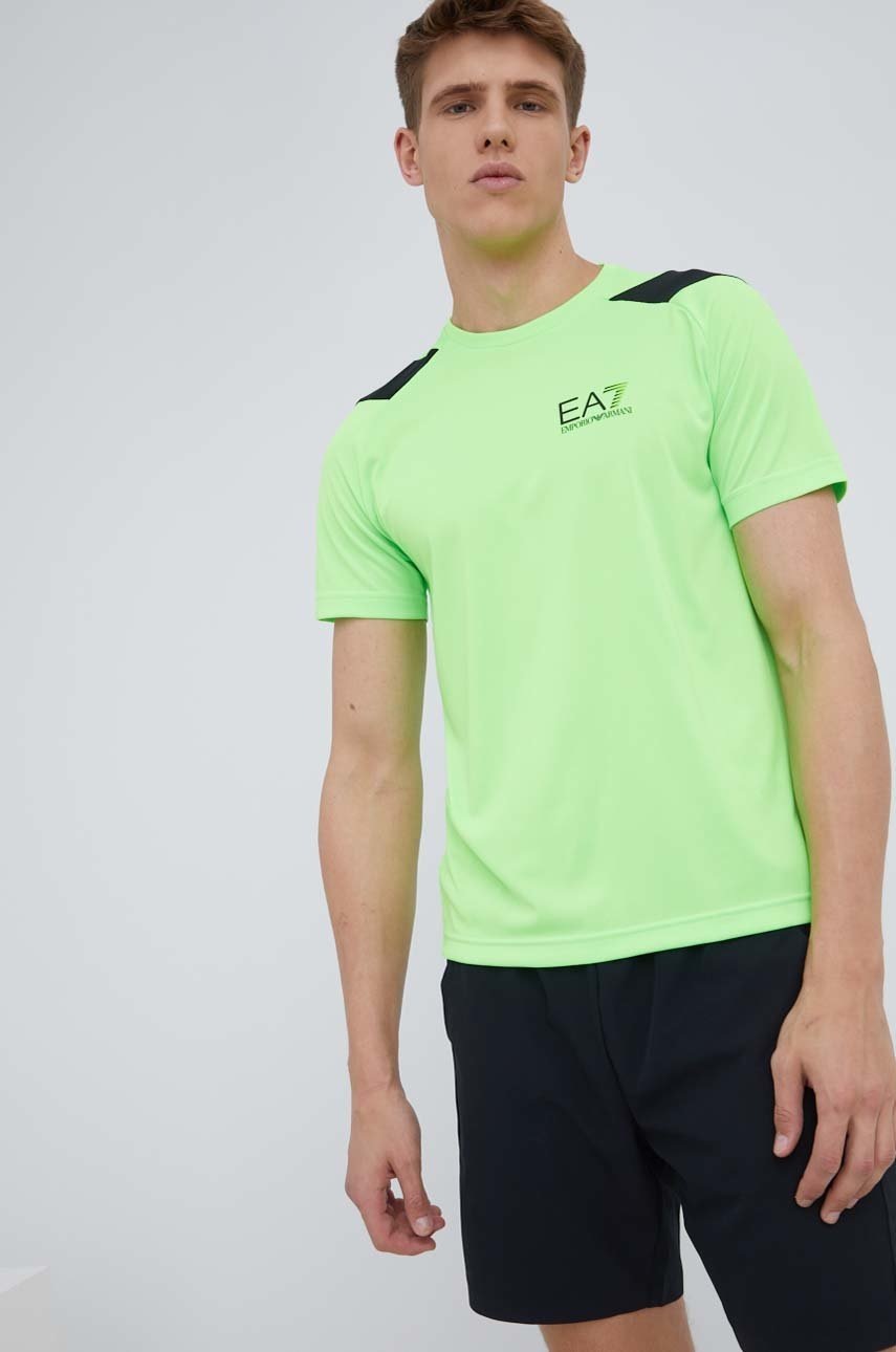 

Футболка EA7 Emporio Armani чоловічий колір зелений з принтом