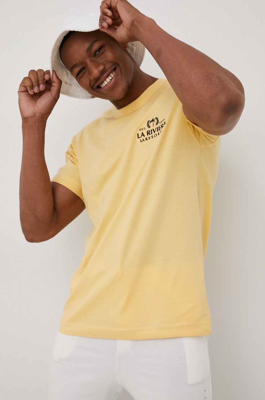 

Хлопковая футболка Jack & Jones цвет бежевый с аппликацией