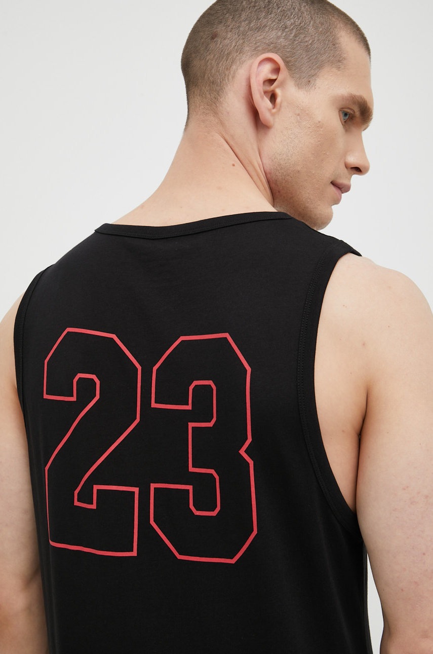 

Памучна тениска Jack & Jones в черно, Черен