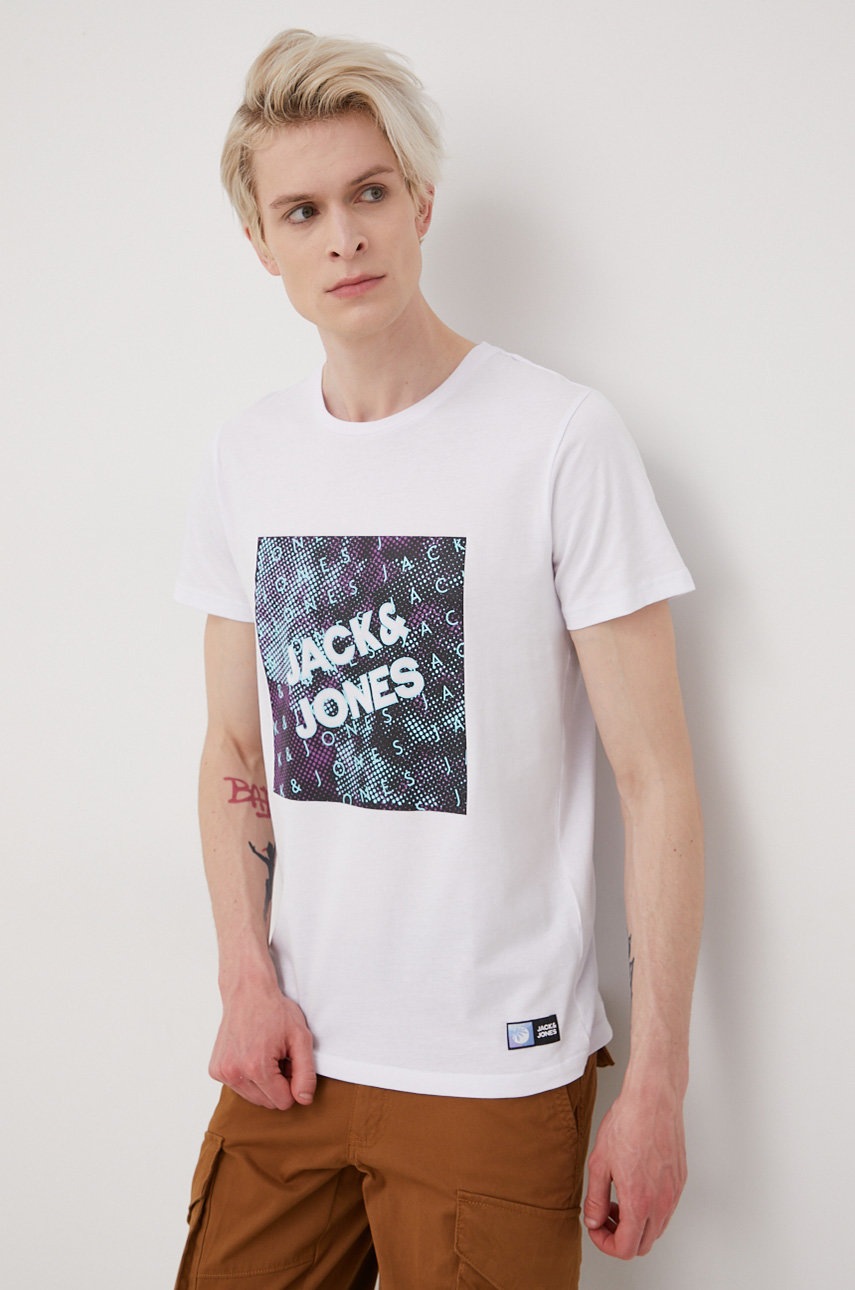 

Памучна тениска Jack & Jones в бяло с принт, Бял