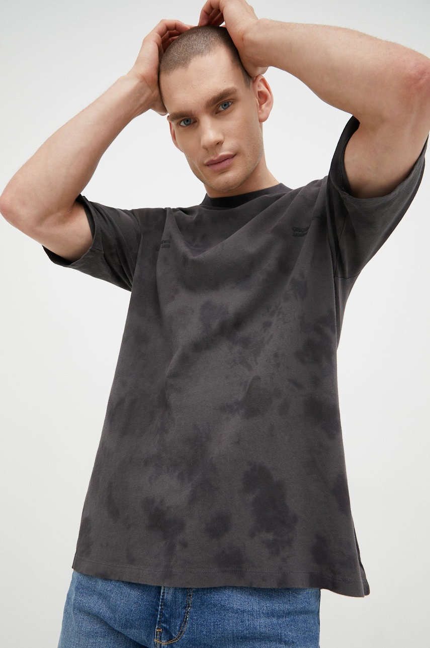 

Памучна тениска Jack & Jones в сиво с принт, Сив