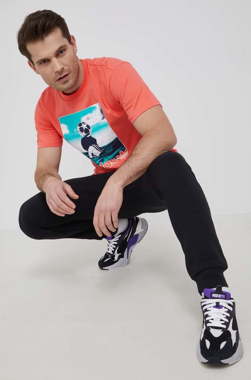 

Хлопковая футболка adidas Originals HC2127 цвет оранжевый с принтом