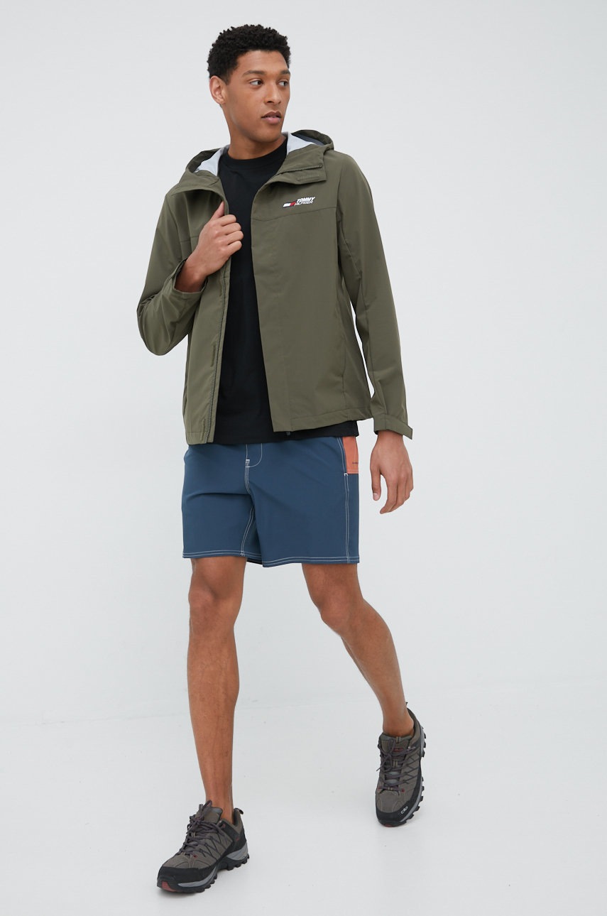 

Хлопковая футболка Jack Wolfskin цвет чёрный с аппликацией