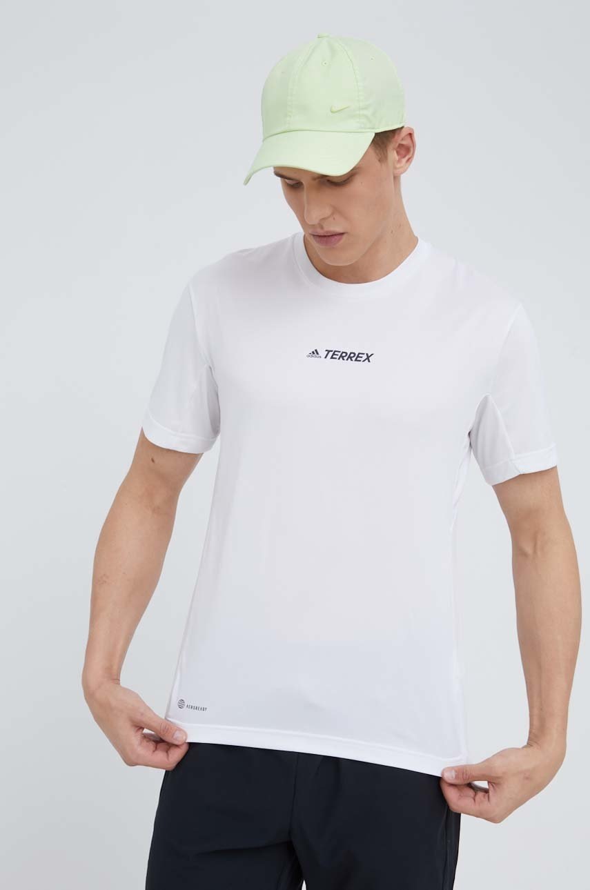 

Спортивна футболка adidas TERREX Multi H53383 колір білий з принтом