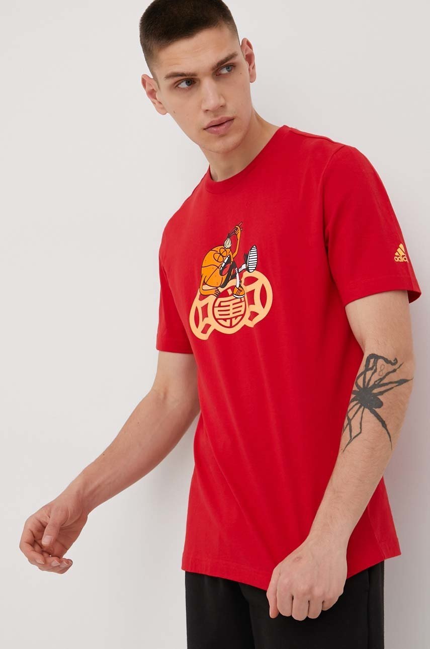 

Хлопковая футболка adidas Performance HC6895 цвет красный с принтом
