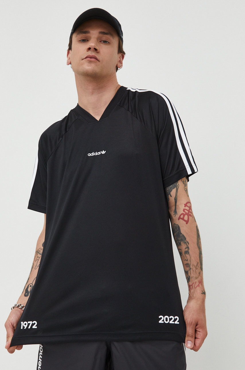 

Футболка adidas Originals мужской цвет чёрный с принтом