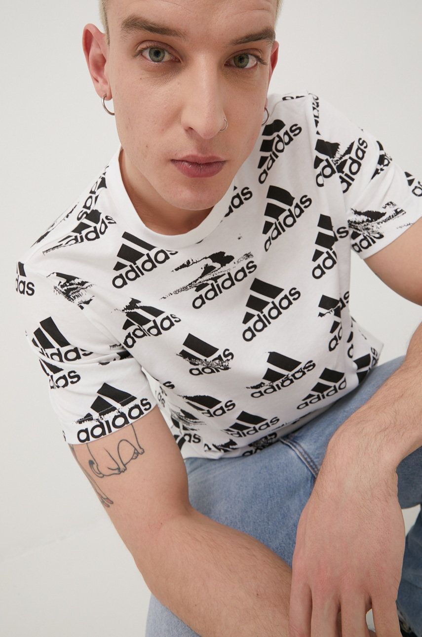 Adidas t-shirt bawełniany kolor biały wzorzysty