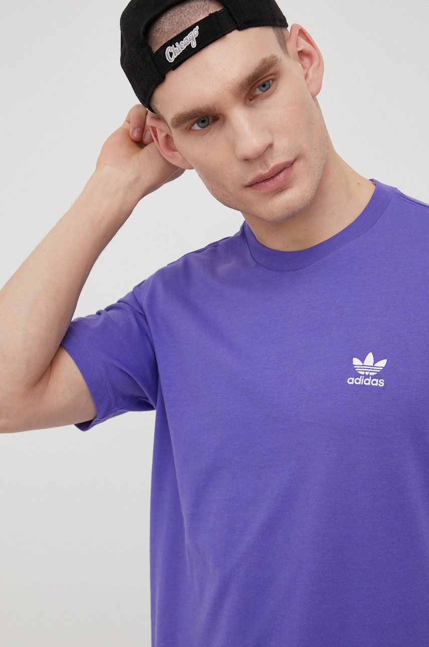 

Хлопковая футболка adidas Originals Adicolor цвет фиолетовый однотонный