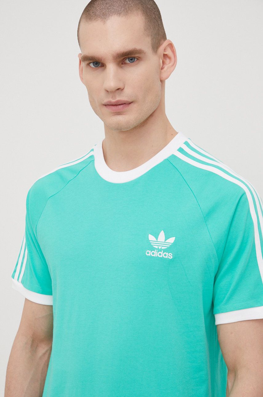 adidas Originals t-shirt bawełniany Adicolor kolor zielony z aplikacją