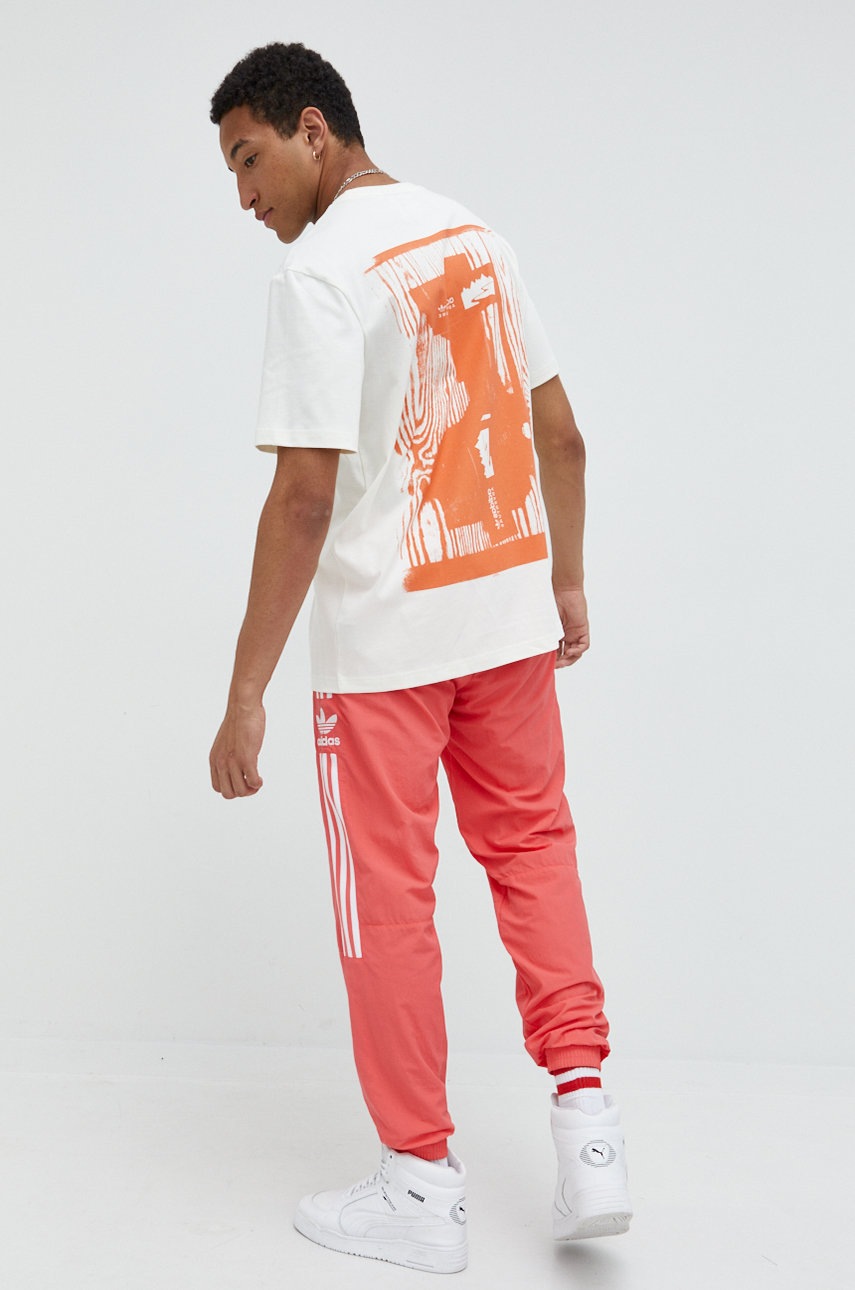 

Памучна тениска adidas Originals в бяло с принт, Бял