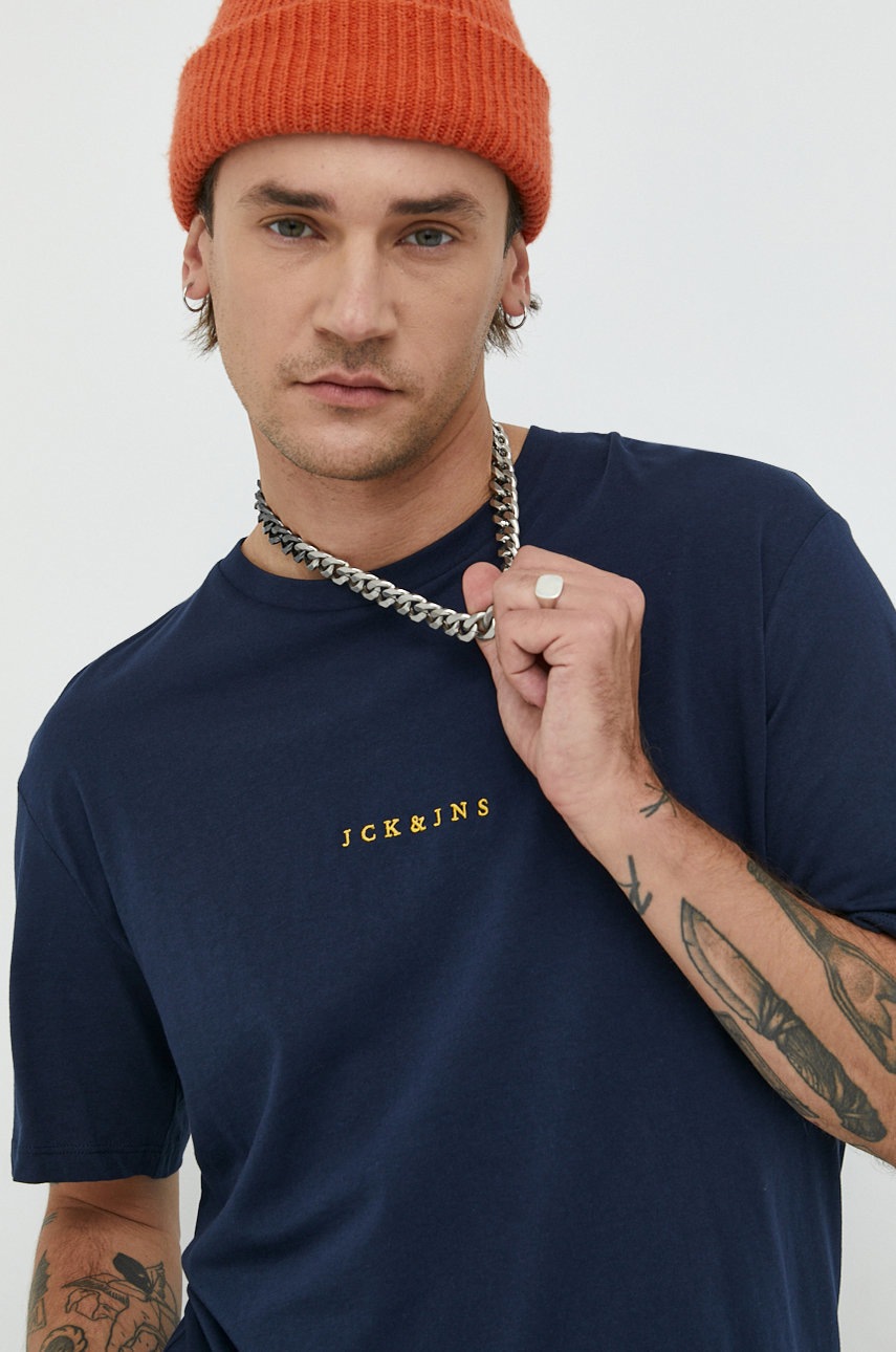 

Памучна тениска Jack & Jones в тъмносиньо с апликация, Тъмносин