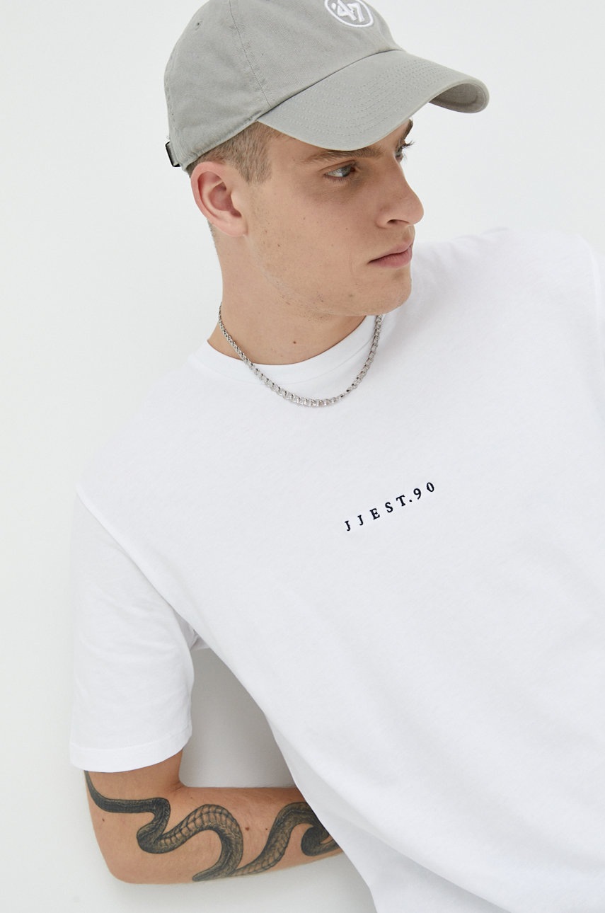 

Памучна тениска Jack & Jones в бяло с апликация, Бял