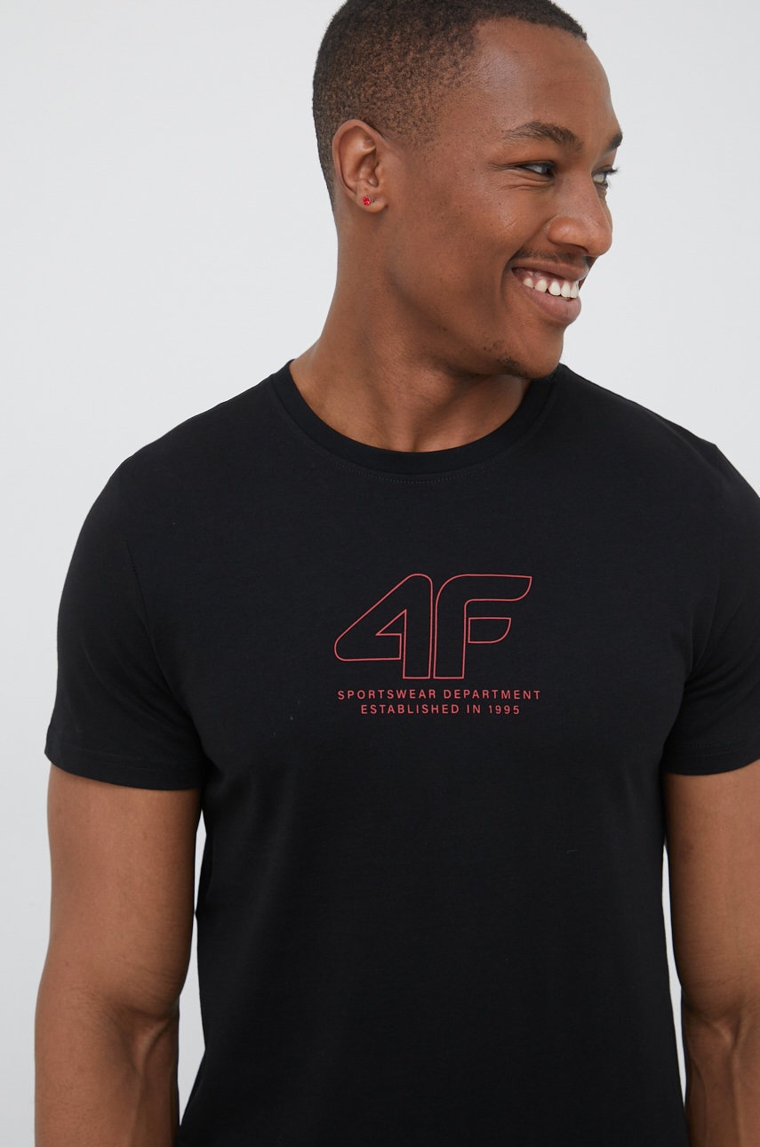 

Памучна тениска 4F в черно с принт, Черен
