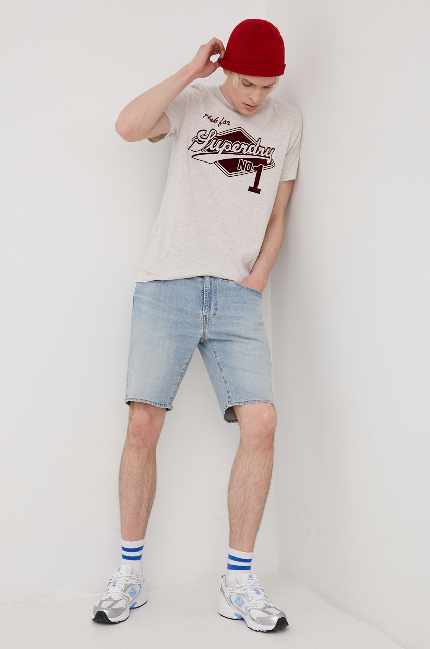 

Тениска Superdry в сиво с апликация, Сив