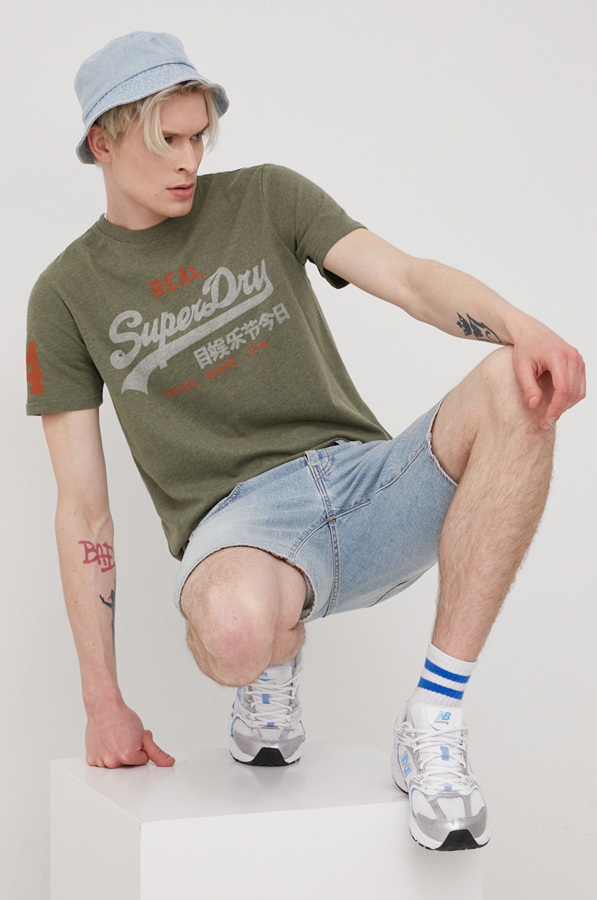 

Тениска Superdry в зелено с принт, Зелен