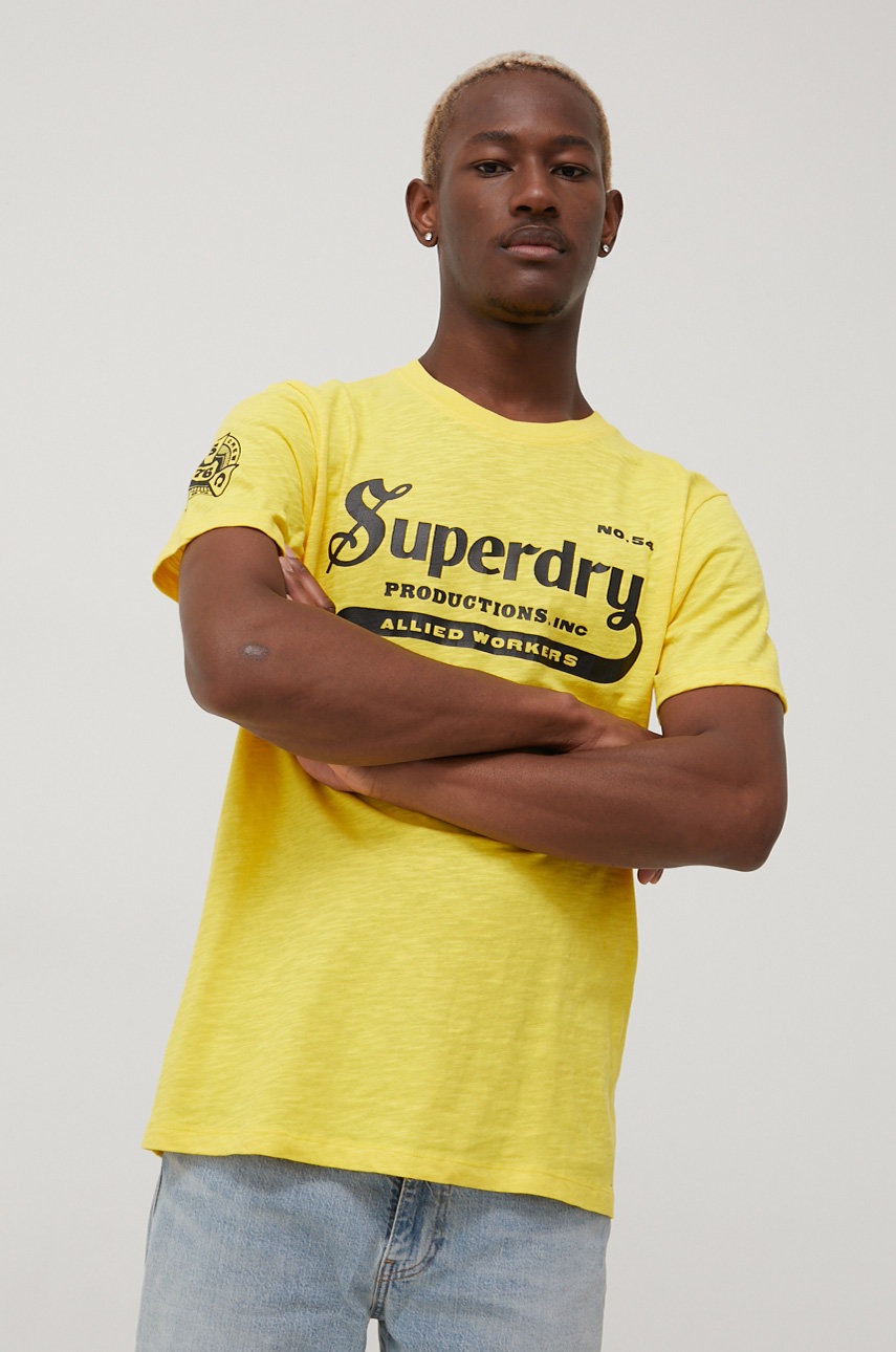 

Хлопковая футболка Superdry цвет жёлтый с принтом