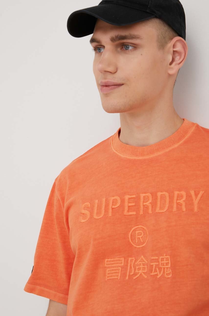 

Памучна тениска Superdry в оранжево с апликация, Оранжев