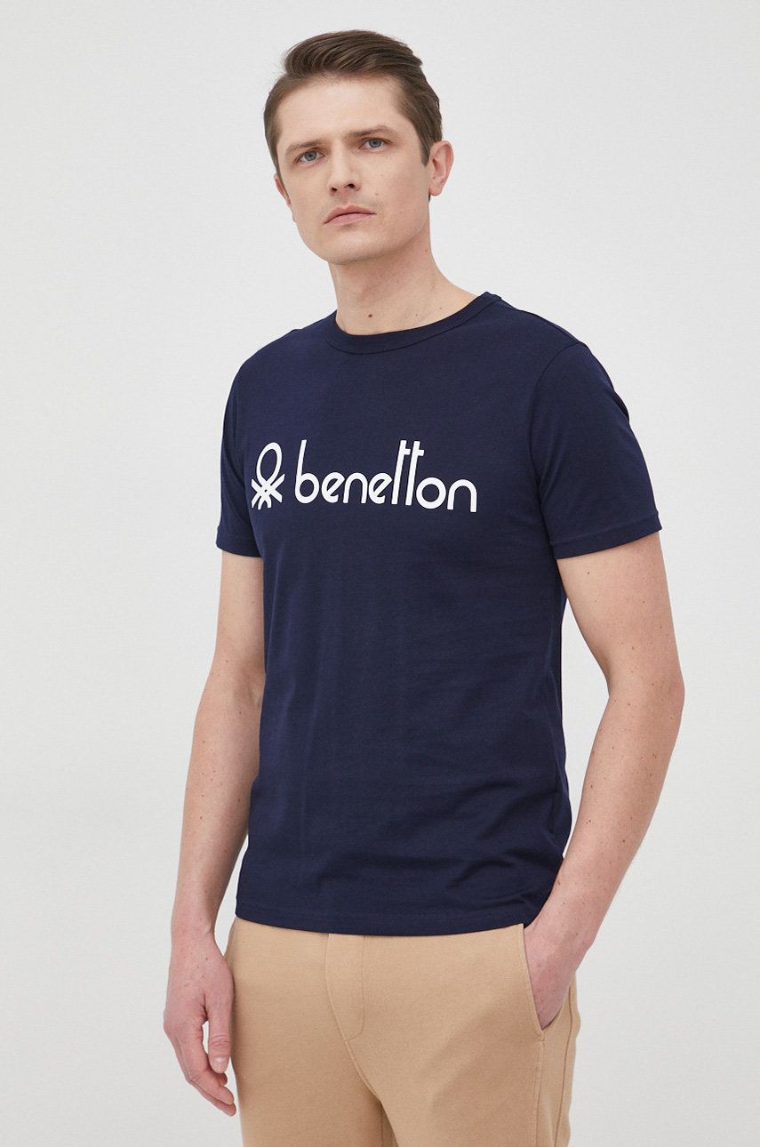 United Colors of Benetton tricou din bumbac culoarea albastru marin, cu imprimeu 2023 ❤️ Pret Super answear imagine noua 2022