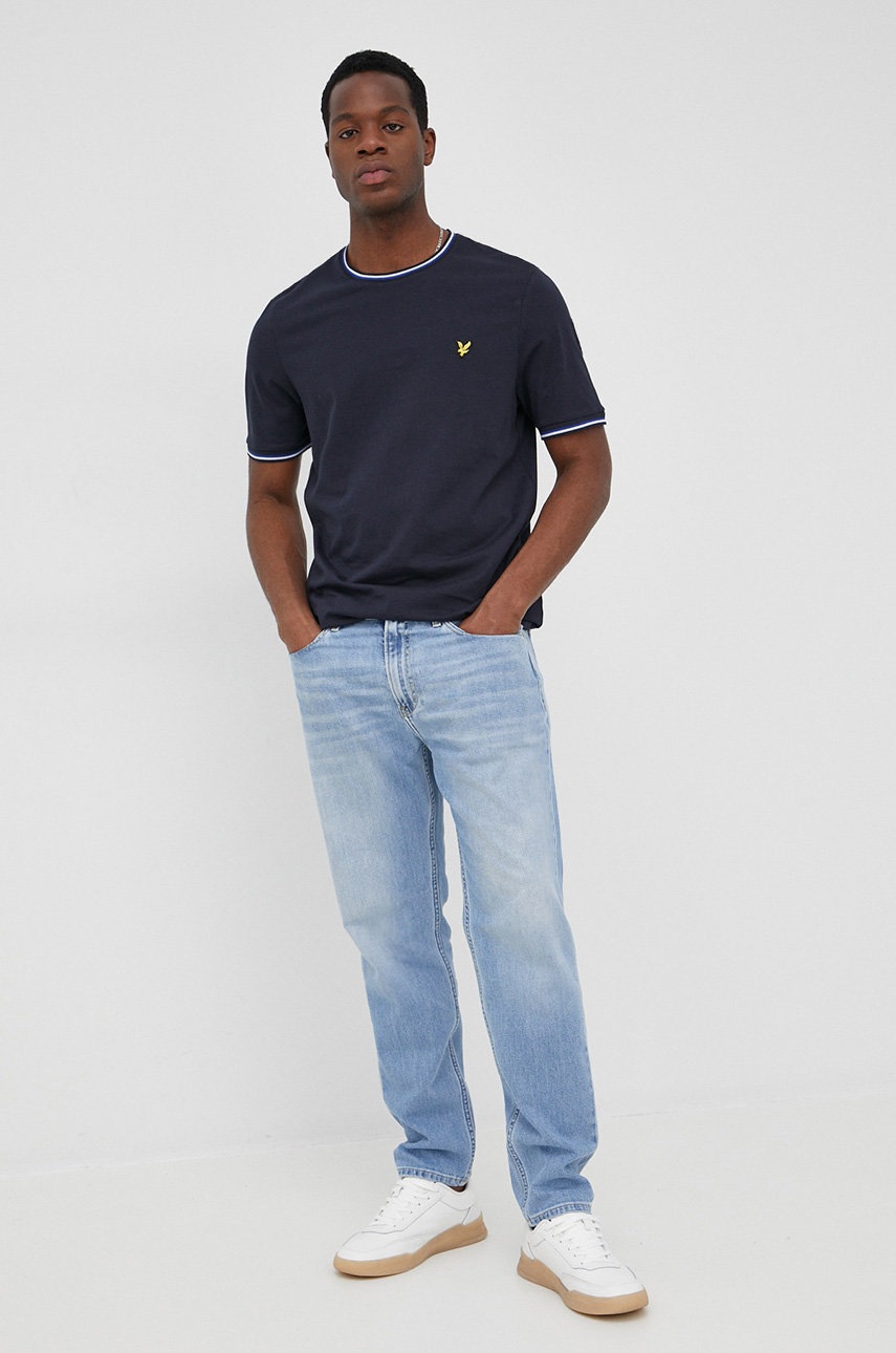 

Хлопковая футболка Lyle & Scott цвет синий однотонный