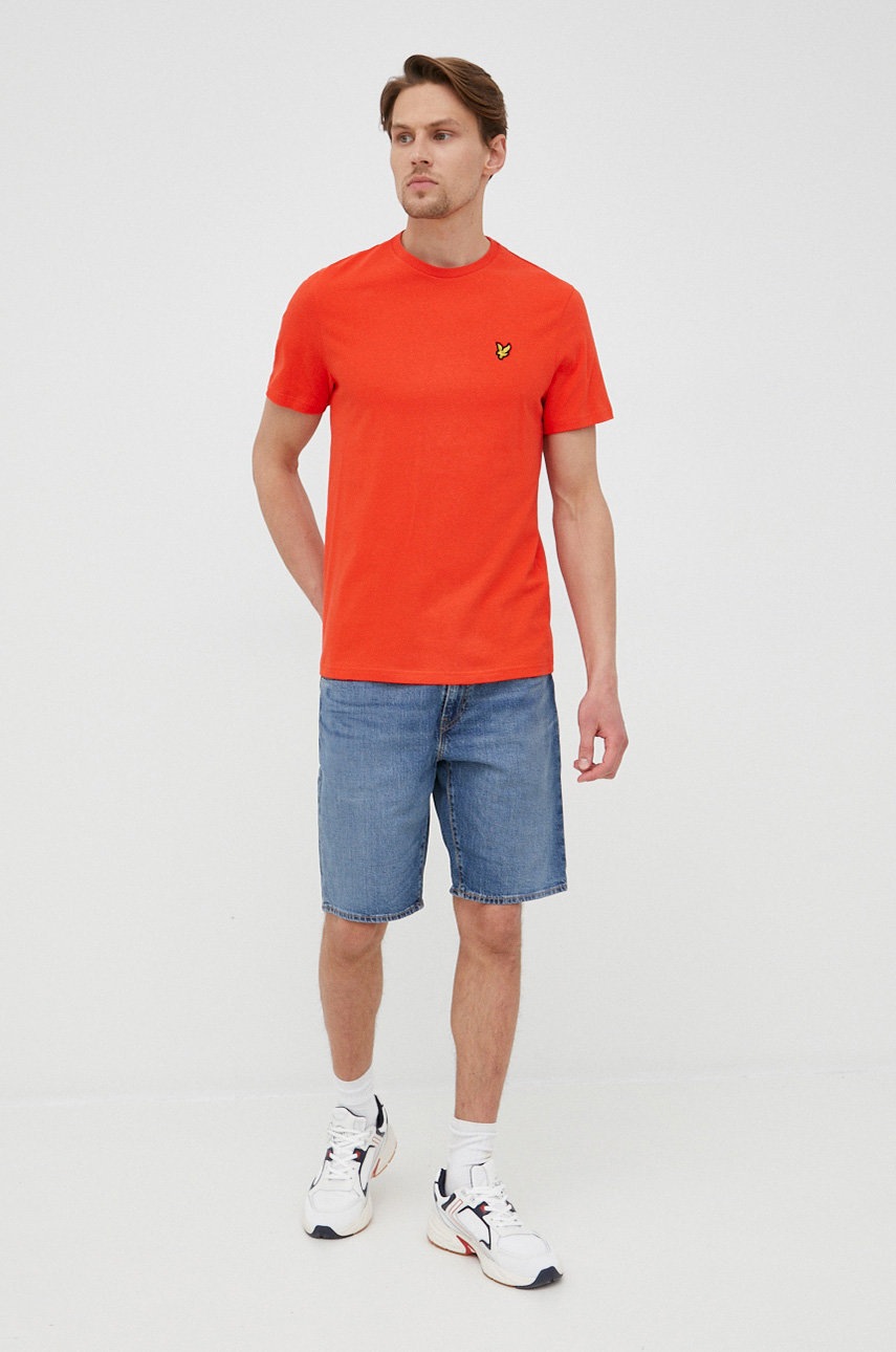 

Хлопковая футболка Lyle & Scott цвет красный однотонный