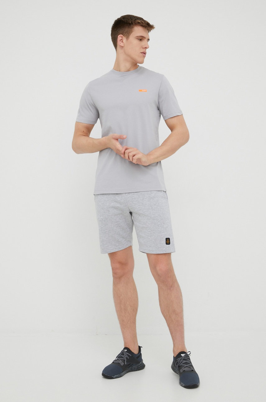 

Хлопковая футболка RefrigiWear цвет серый однотонный