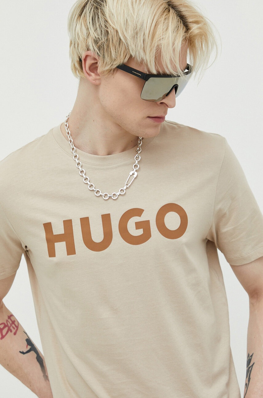

Хлопковая футболка HUGO цвет чёрный с принтом