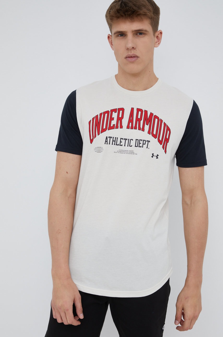 

Футболка Under Armour 1370515 мужской цвет бежевый с принтом