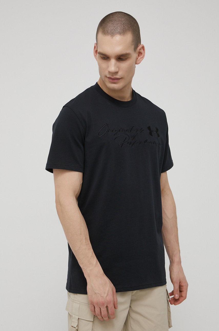

Тениска Under Armour 1370532 мъжки в черно с апликация, Черен