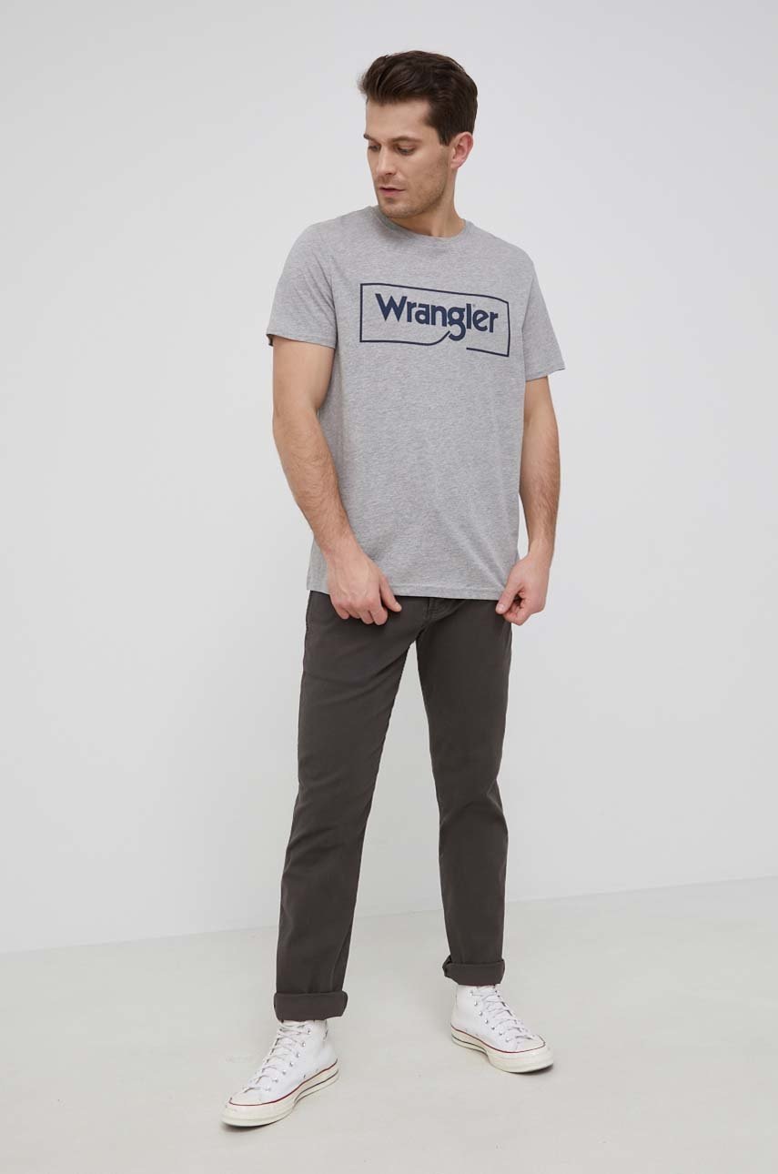 

Футболка Wrangler мужской цвет серый с принтом
