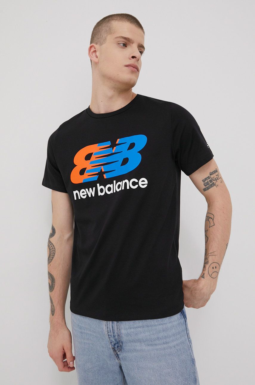 

Тениска за трениране New Balance MT11071BM в черно с принт, Черен