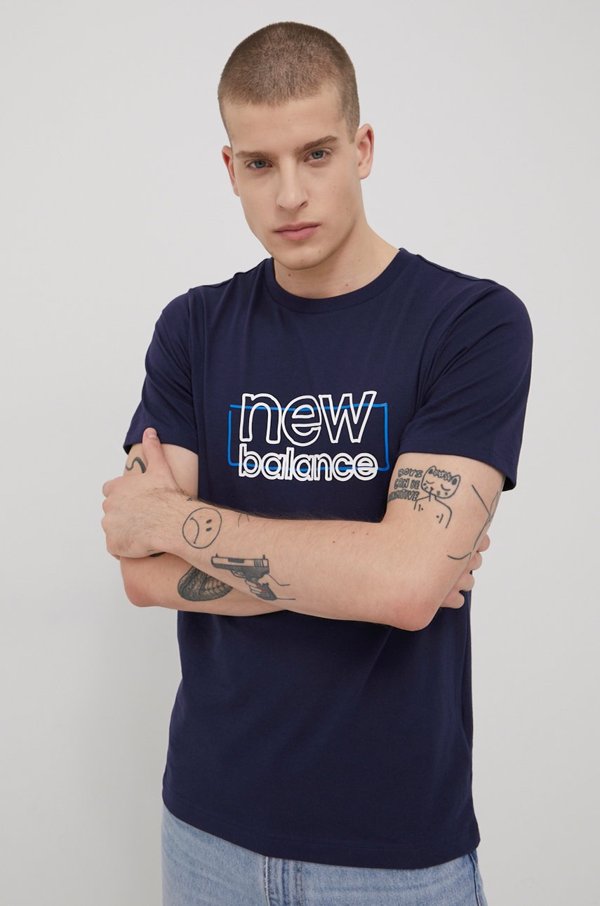

Тениска New Balance MT21903PGM мъжки в тъмносиньо с принт, Тъмносин