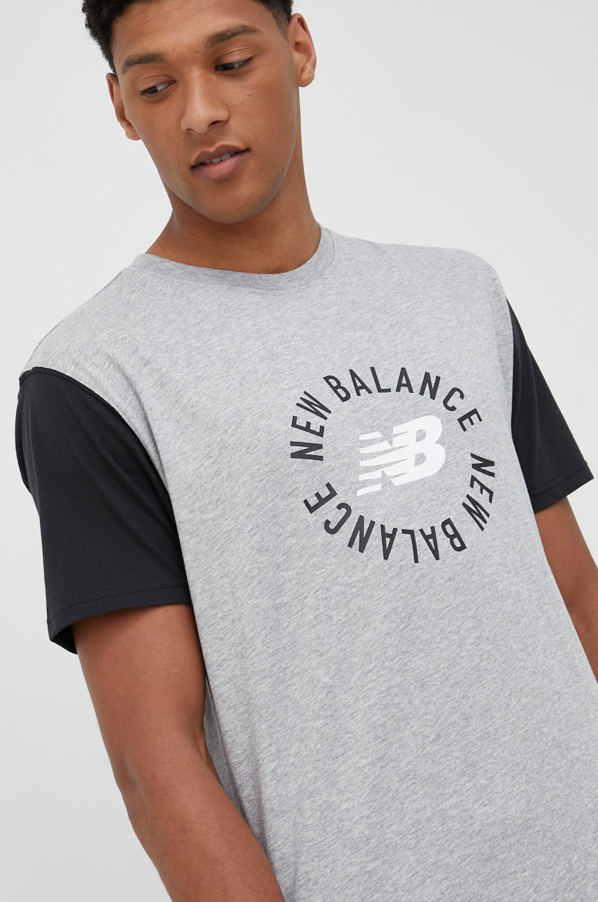 

Тениска New Balance в сиво меланж на, Сив