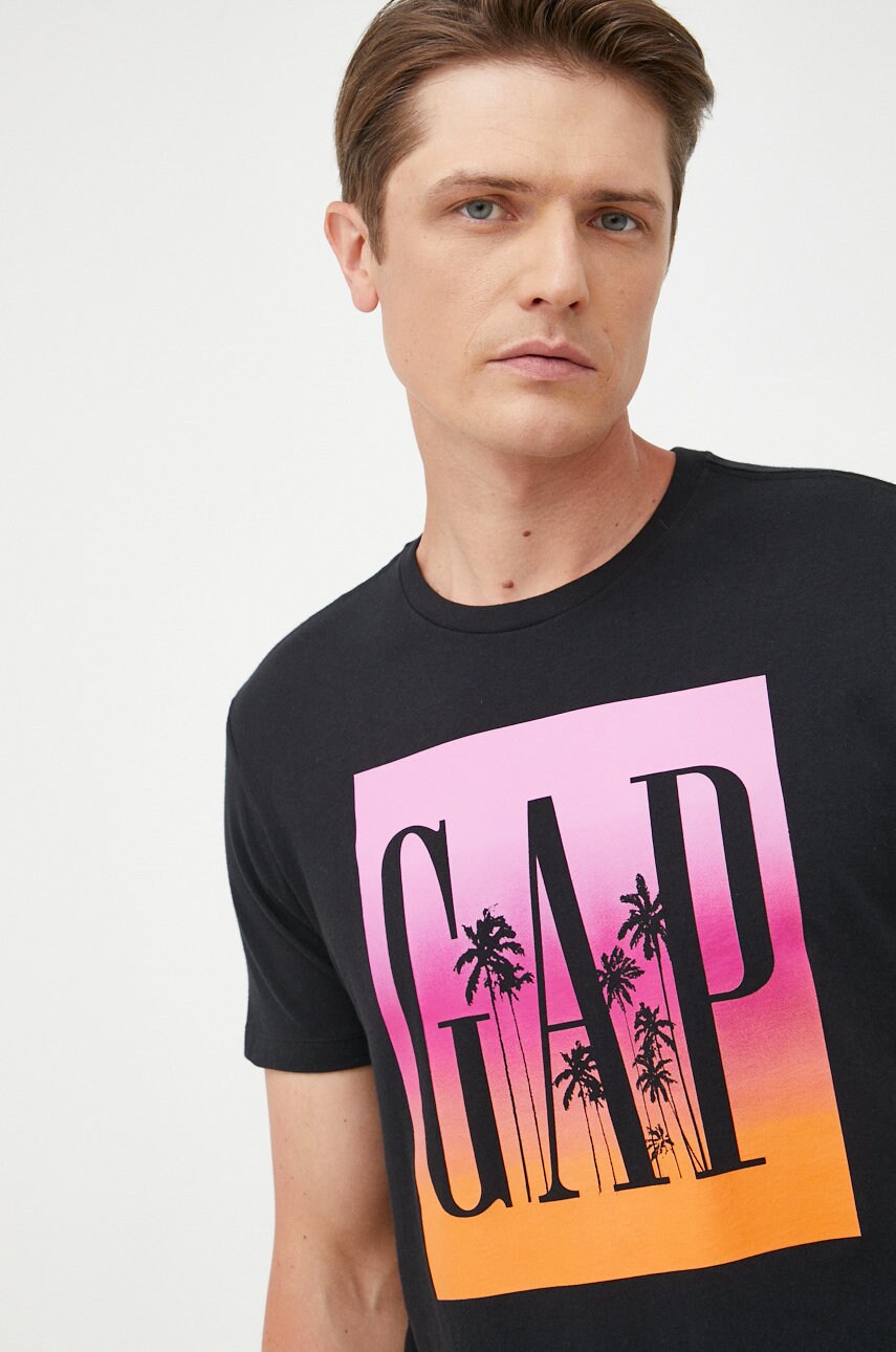 

Памучна тениска GAP в черно с принт, Черен
