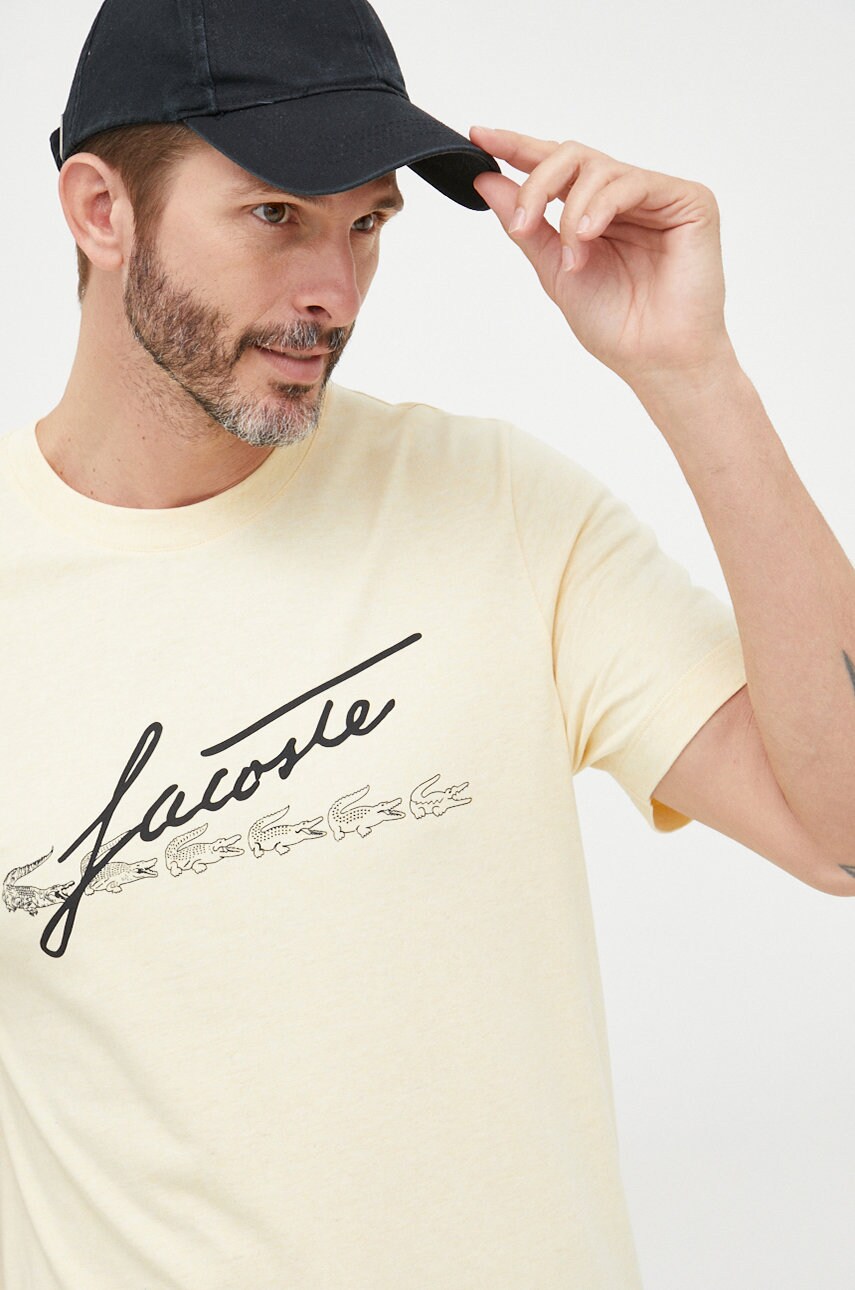 Lacoste tricou din bumbac culoarea galben, cu imprimeu
