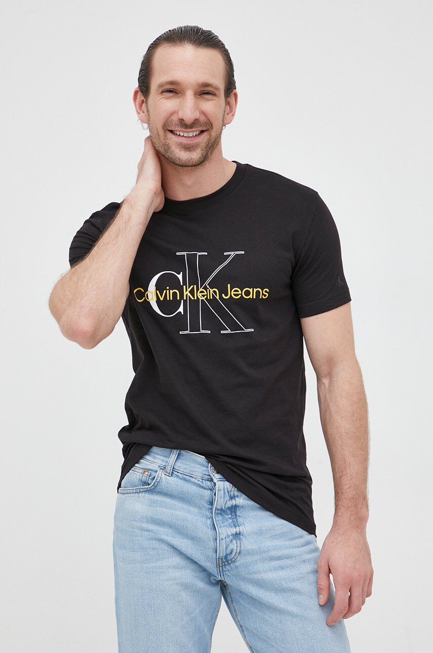 

Памучна тениска Calvin Klein Jeans в черно с принт, Черен