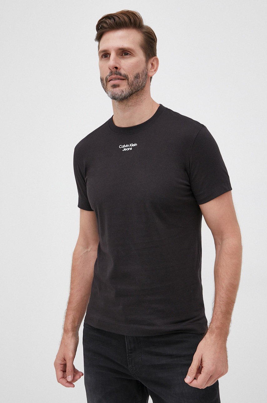 

Памучна тениска Calvin Klein Jeans в черно с принт, Черен