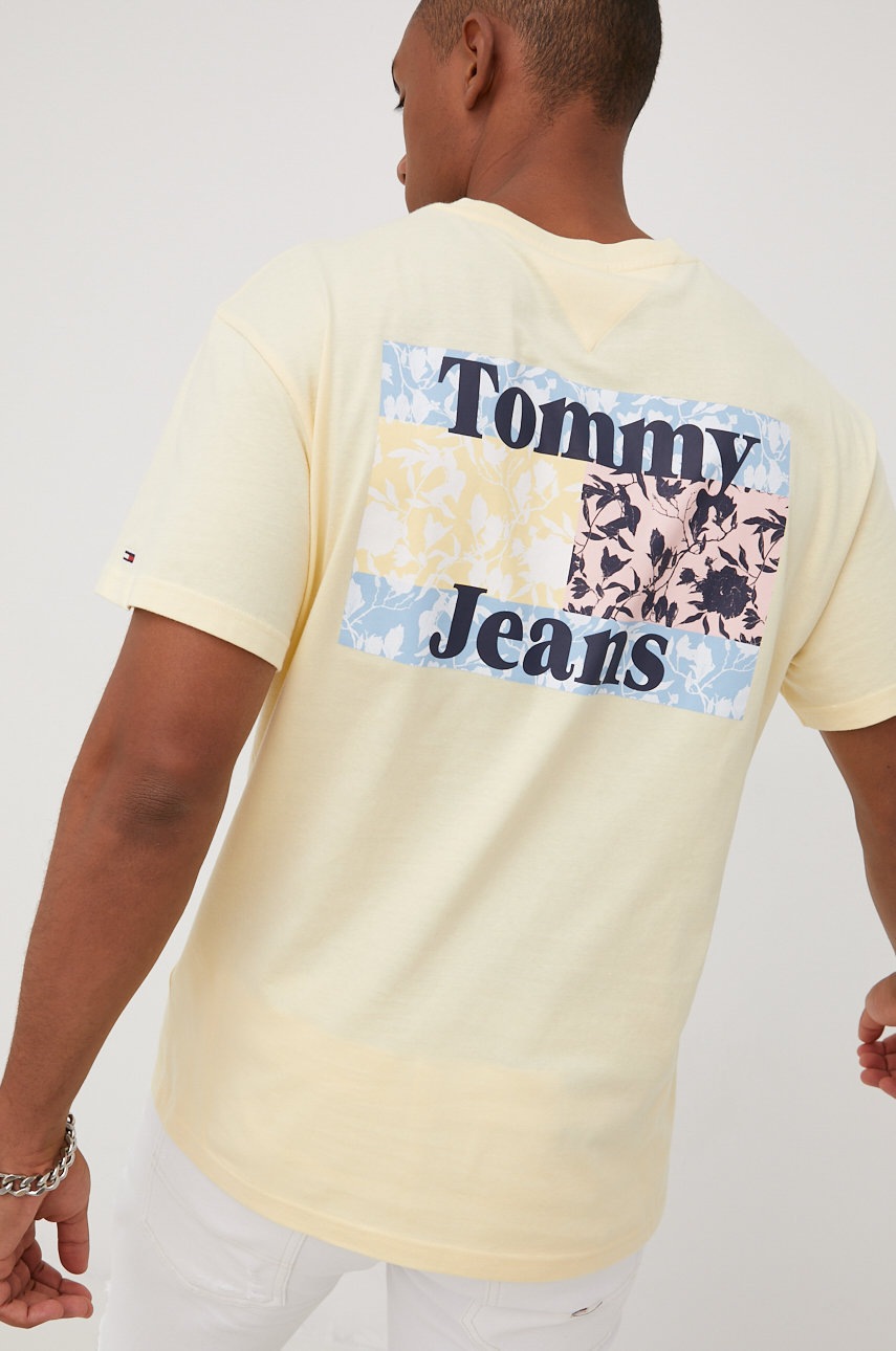 

Памучна тениска Tommy Jeans в жълто с принт, Жълт