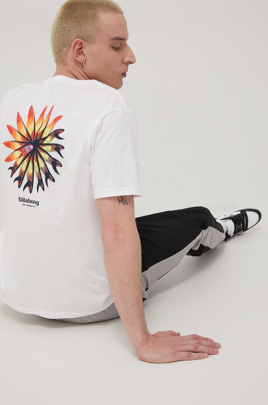 

Хлопковая футболка Billabong цвет белый с принтом