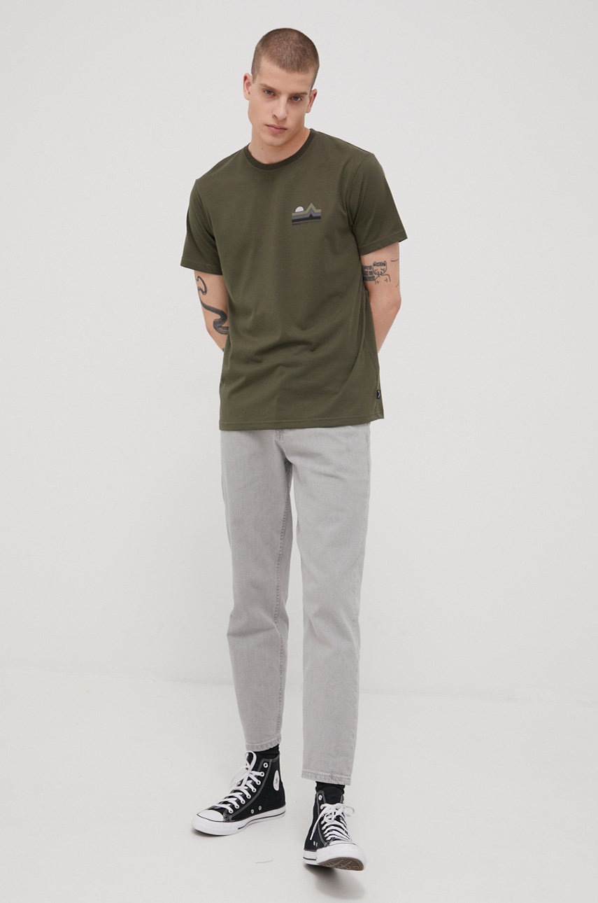 

Футболка Billabong мужской цвет зелёный с принтом