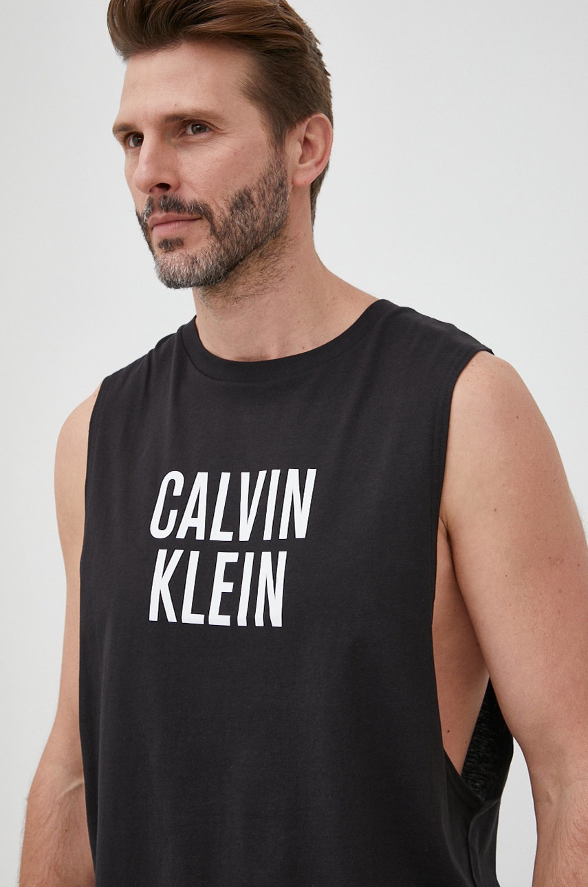 

Памучна тениска Calvin Klein в черно, Черен
