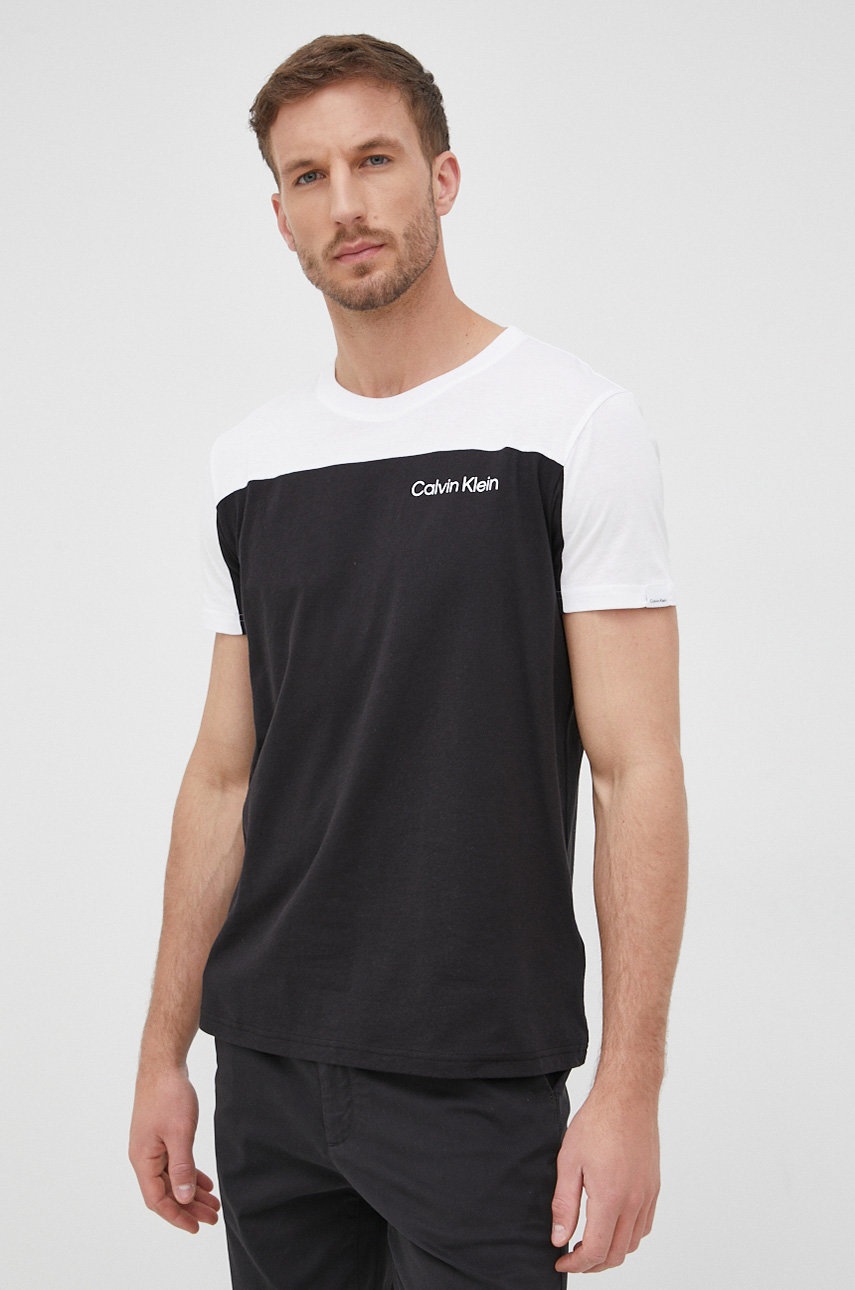 

Памучна тениска Calvin Klein в черно с десен, Черен