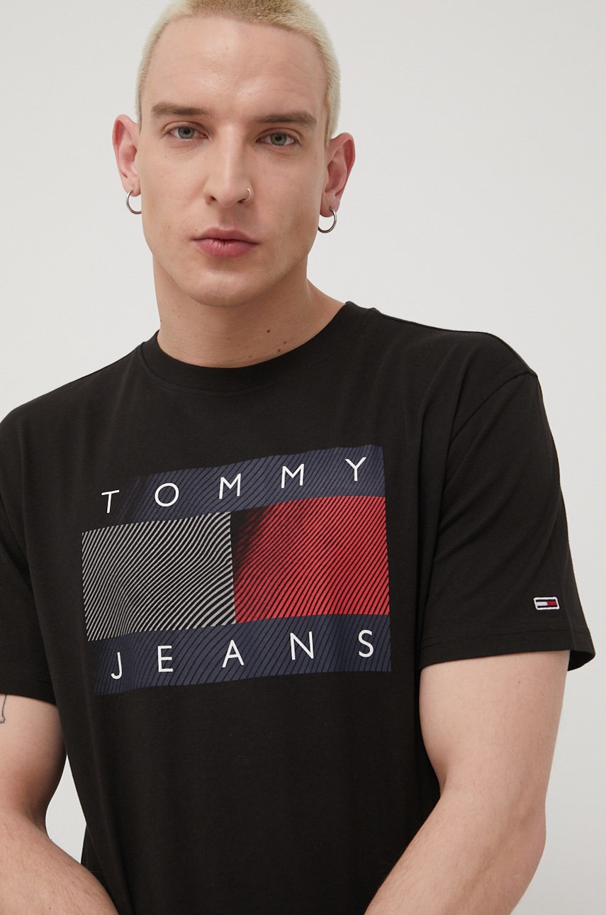 

Памучна тениска Tommy Jeans в черно с принт, Черен