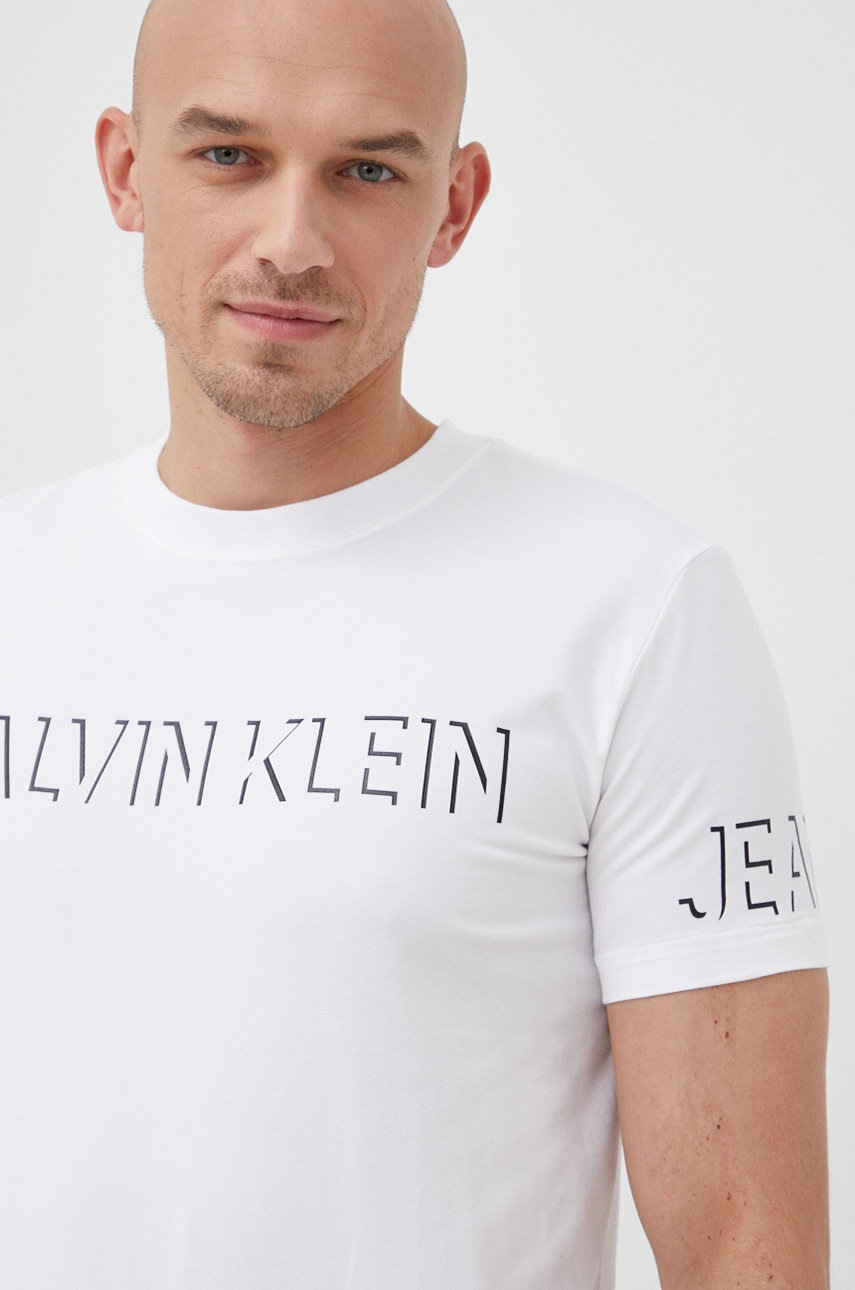 

Тениска Calvin Klein Jeans мъжки в бяло с принт, Бял