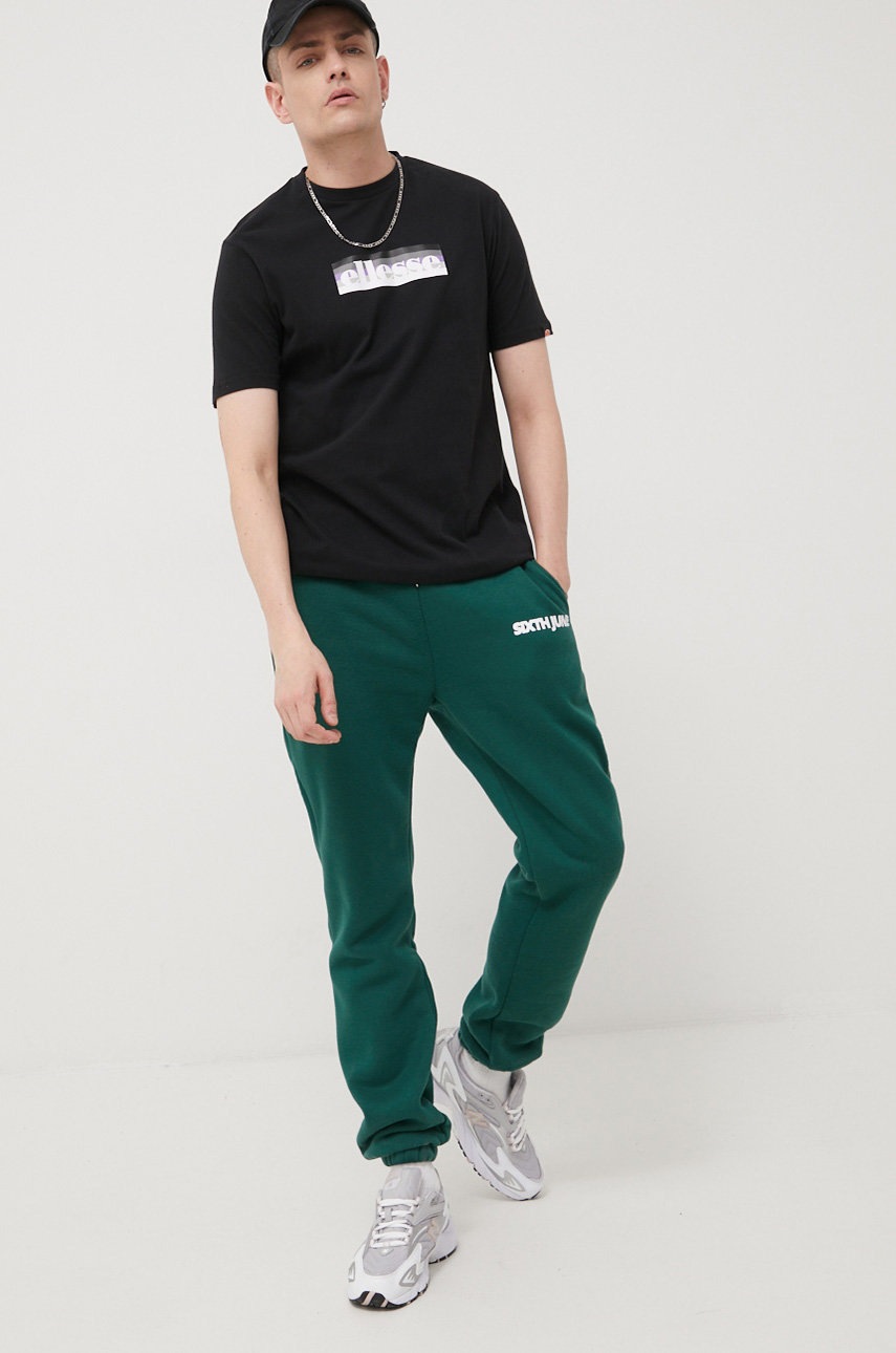 

Хлопковая футболка Ellesse цвет чёрный с принтом