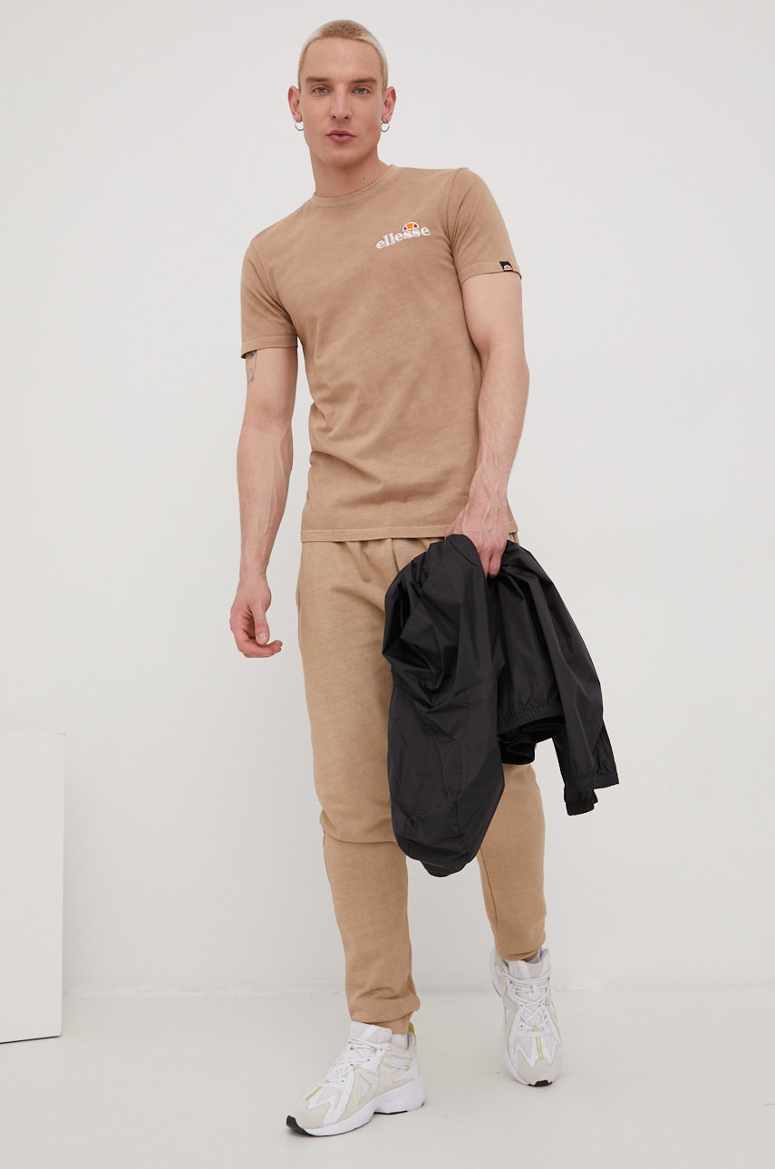 

Хлопковая футболка Ellesse цвет коричневый с аппликацией