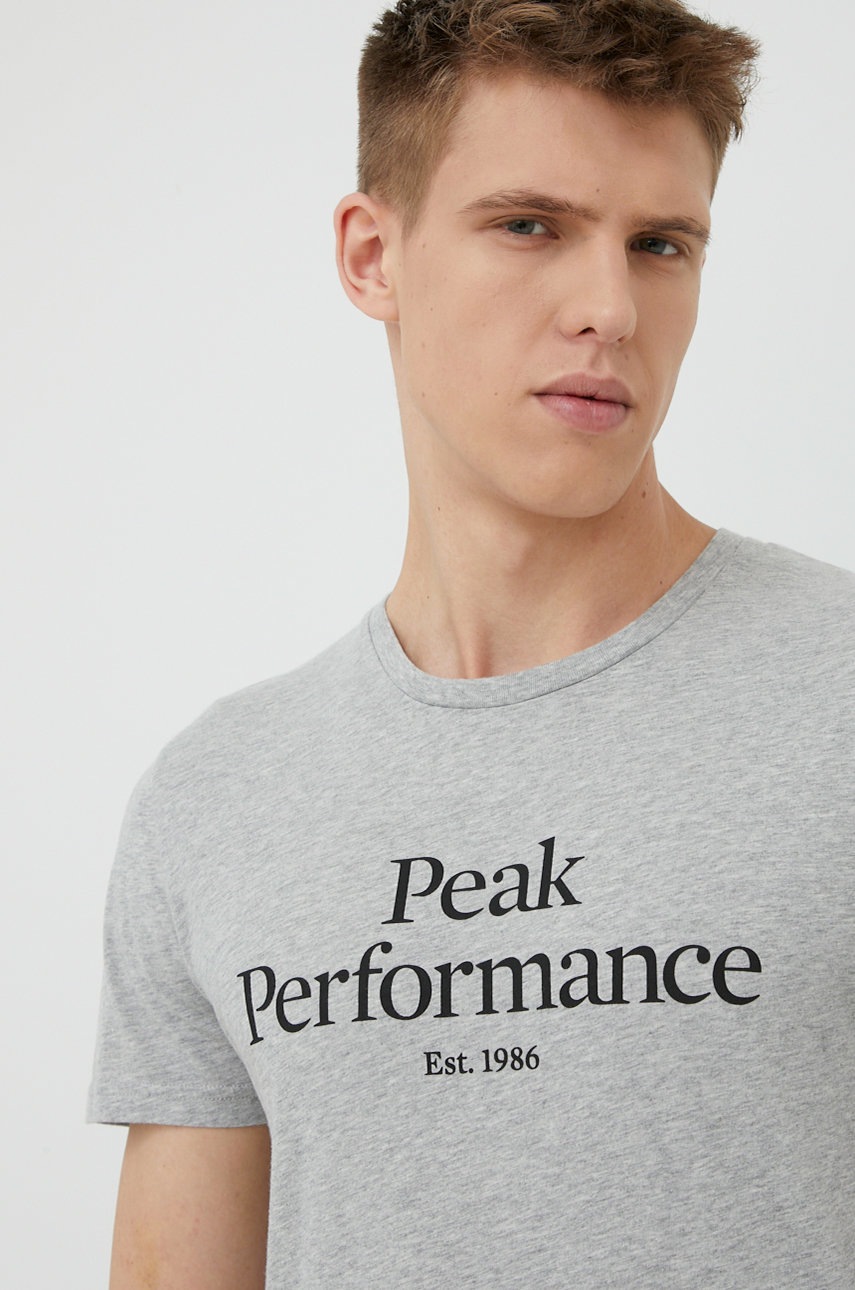 

Памучна тениска Peak Performance в сиво с принт, Сив