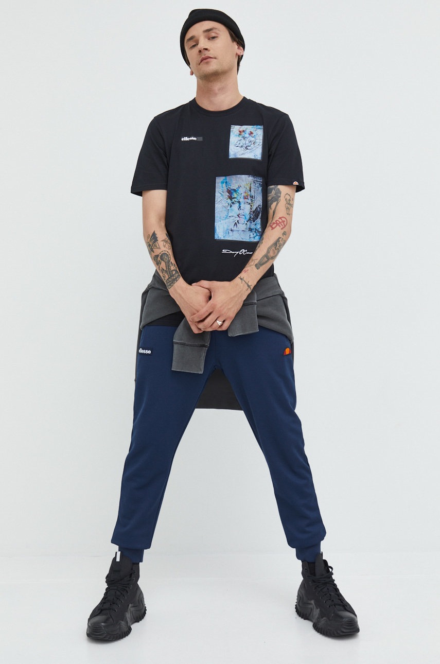 

Хлопковая футболка Ellesse цвет чёрный с принтом