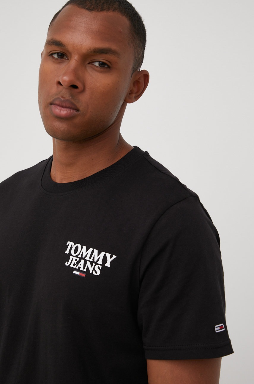 

Памучна тениска Tommy Jeans в черно с принт, Черен