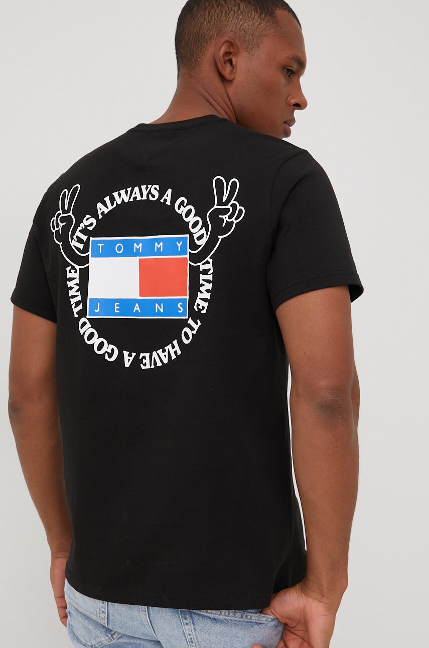 

Памучна тениска Tommy Jeans в черно с принт, Черен